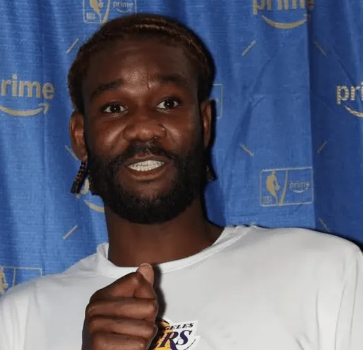 NBA常规赛，湖人133-121战胜鹈鹕。本场比赛，湖人球员德安德烈-艾顿出战