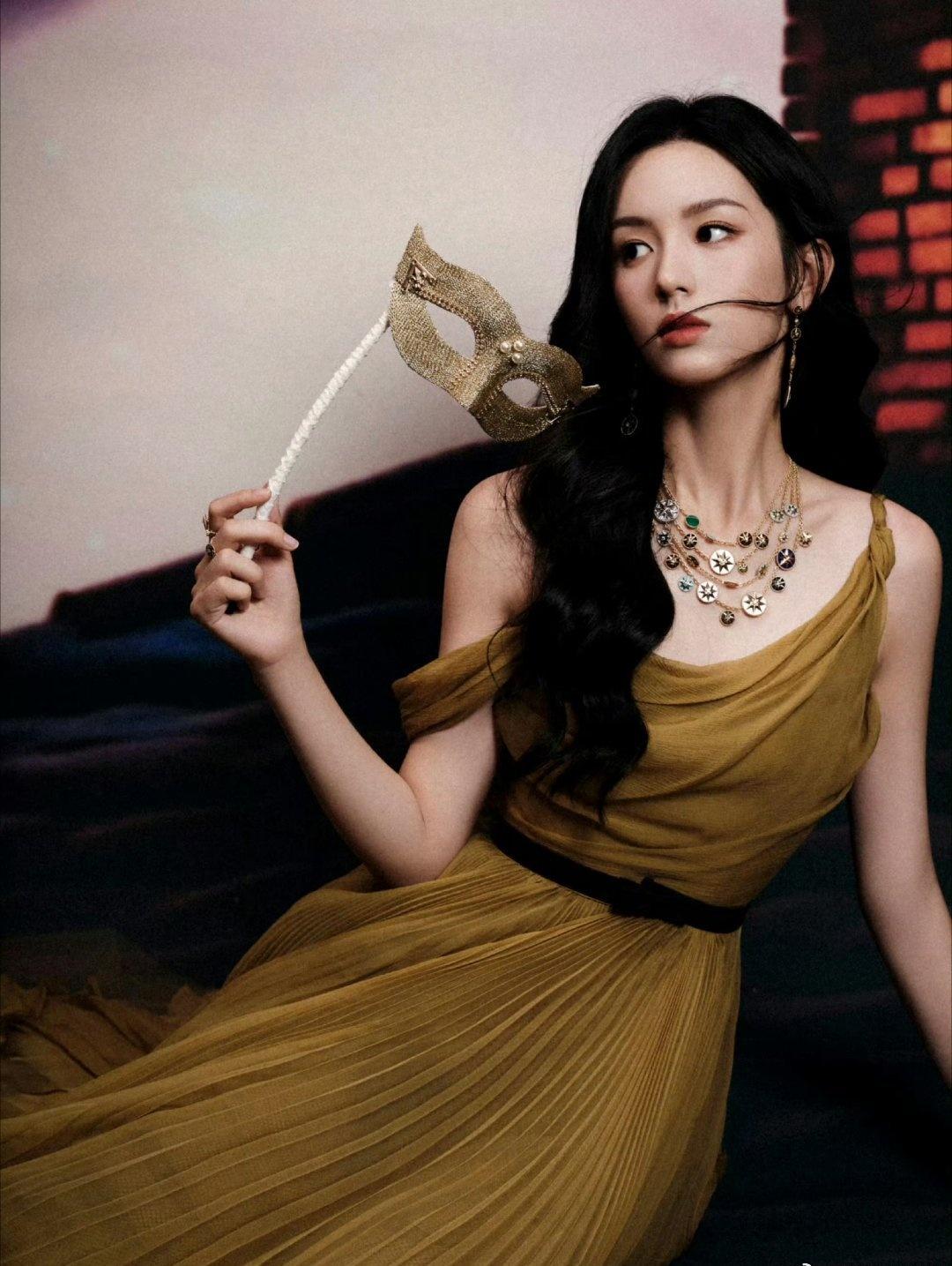 周也郭宇欣两次撞衫穿出了完全不一样的感觉[doge]​​​