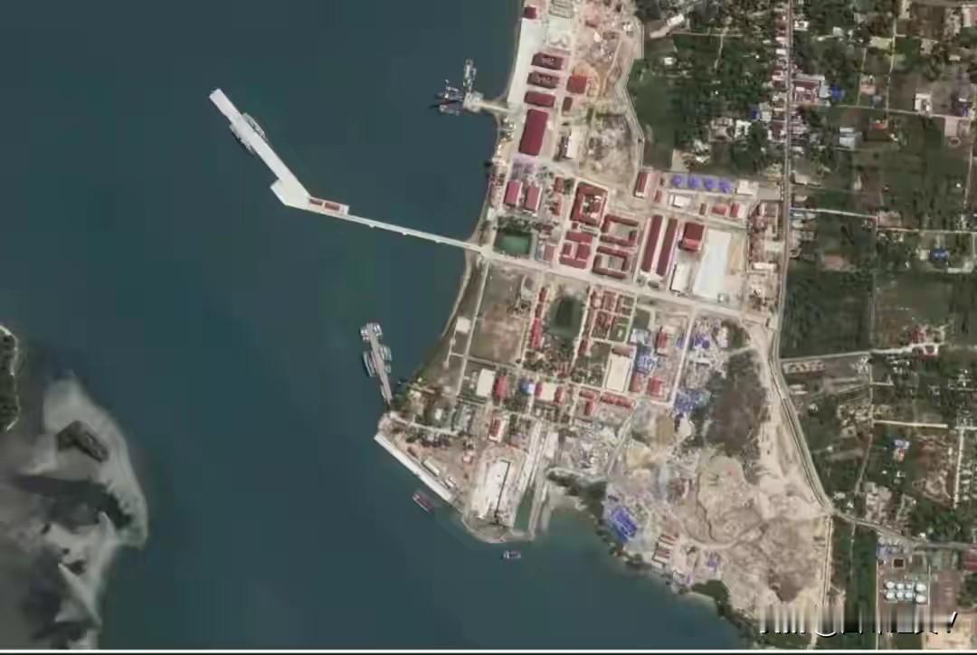 2026年1月24日上午，柬埔寨西哈努克省的云壤海军基地迎来了一艘美国海军“辛辛