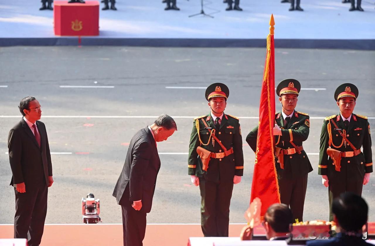 4月30日越南大阅兵，高清大图来袭（一）！4月30日，越南南方解放、国家统一