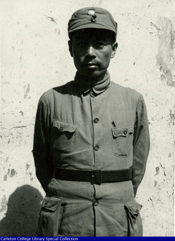 1938年，延安抗日根据地的周恩来。