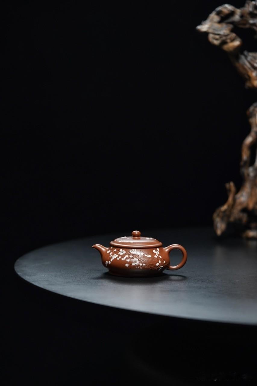 玩壶多年，我终于明白：与其和泥料磕，不如先看懂这把壶的骨架很多壶友手里都有一把