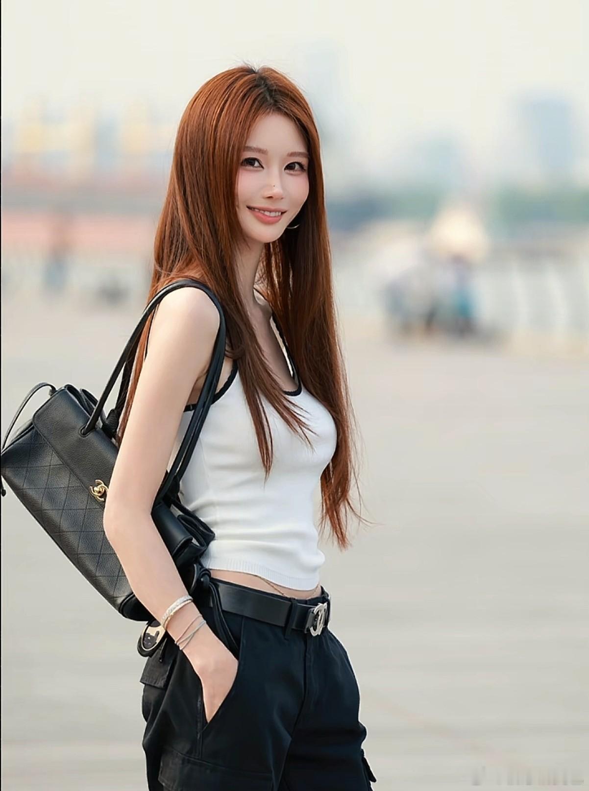小姐姐气质穿搭美女