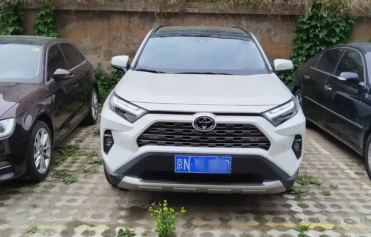第一次开丰田荣放RAV4跑高速的感受昨天开着刚买的丰田RAV4，跑了京津一个