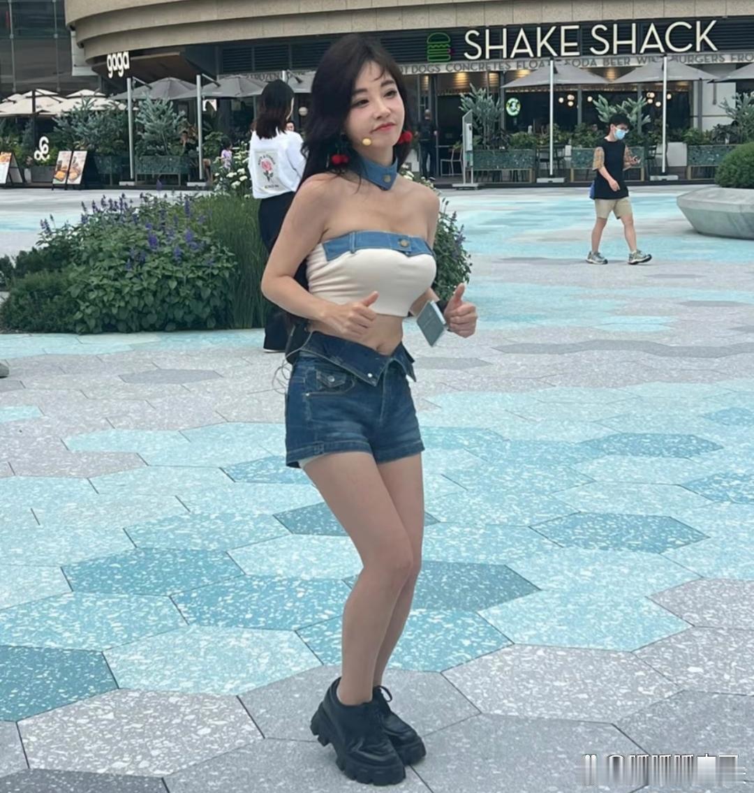冯提莫去掉美颜滤镜下的样子！