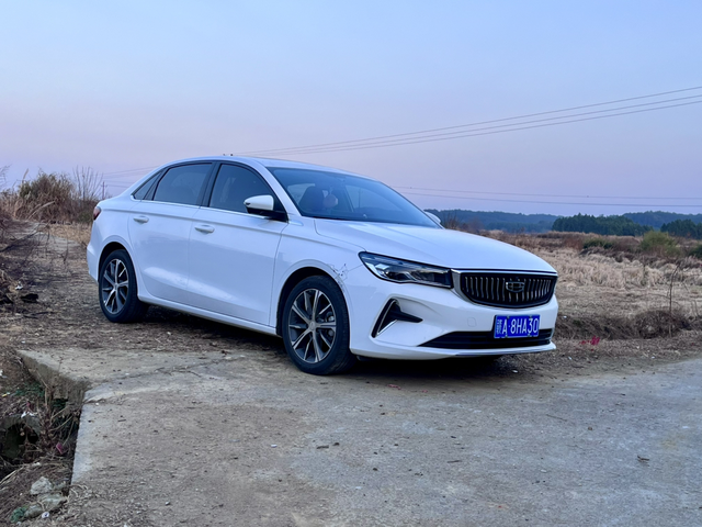 23款帝豪电池多久需要维护更换圈子里的帝豪大哥们，问下23款四代帝豪电池多久需