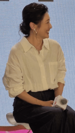 周涛的美由内而外温婉大气自带书卷气一颦一笑动人心弦你被这份气质圈粉了吗？