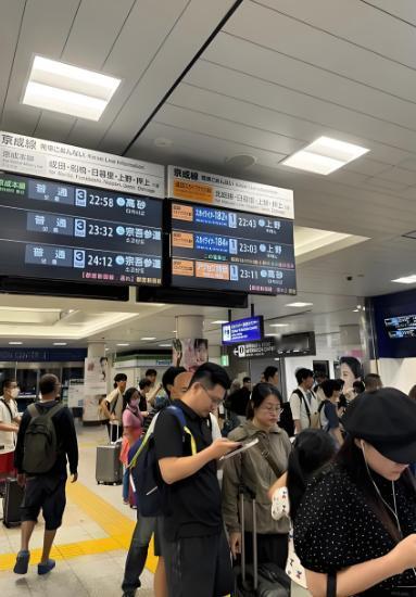 昨晚一个去日本旅游的朋友跟我哭诉说，回去不了怎么办？我说怎么能回不来，航班又没停