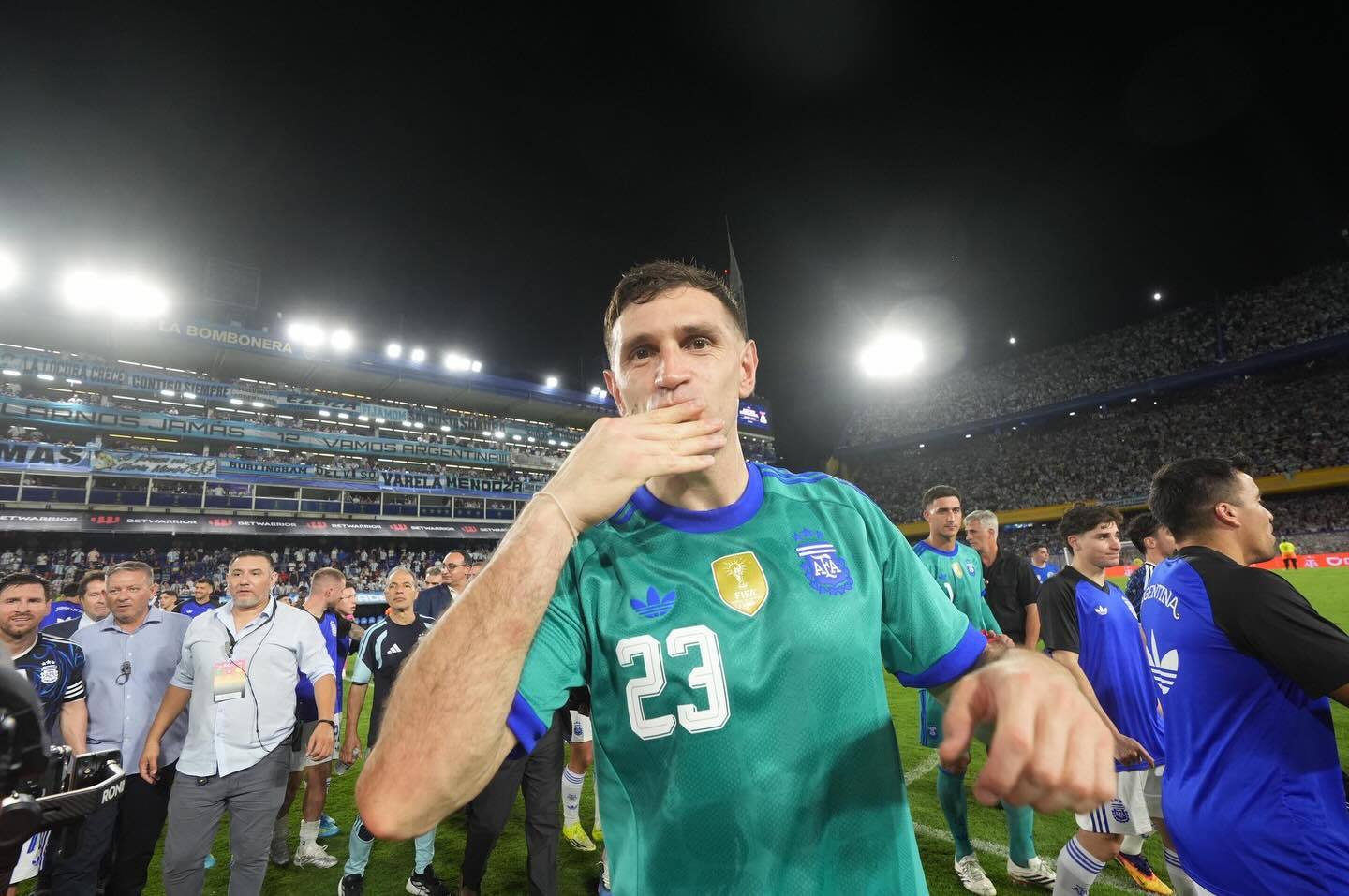 大马丁赛后更新ins：我爱在阿根廷踢球，我爱这个国家，我们将尽我们所能捍卫这面旗