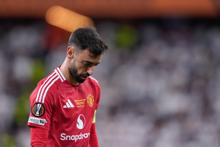 有时候真满体谅阿莫林的，曼联都什么玩意，如果除去詹库和新前锋就b费拿的出手，迪亚