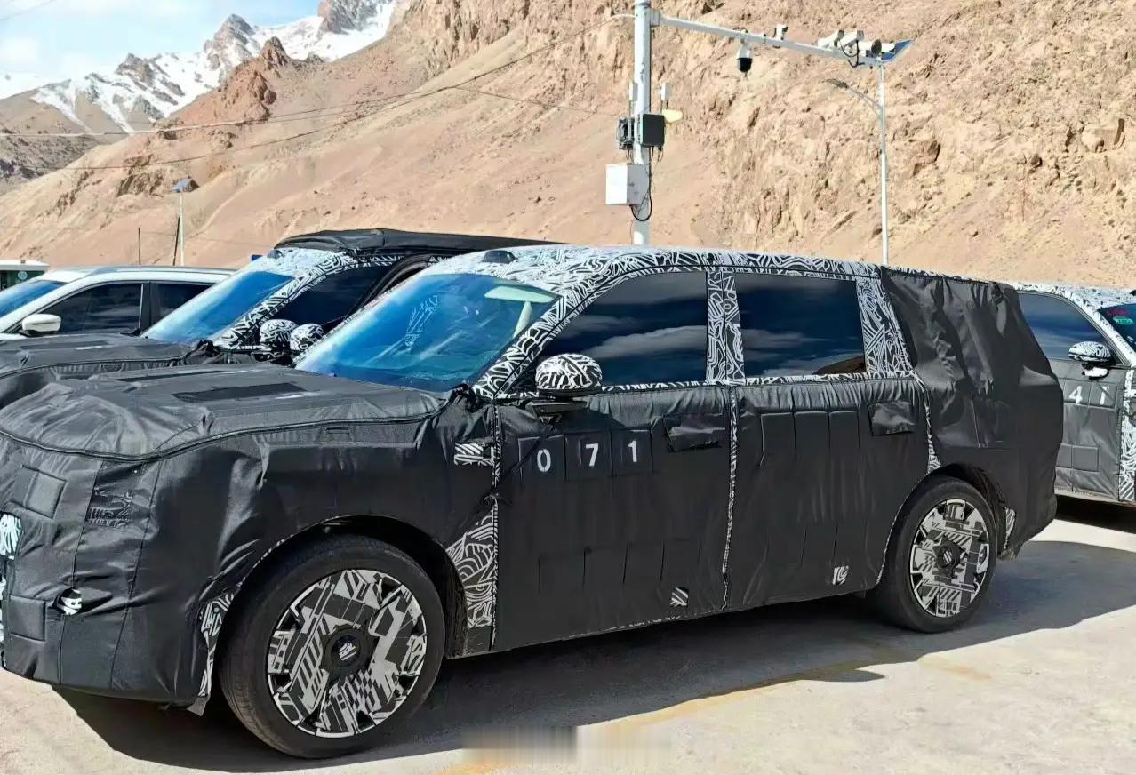 小米三款新车齐曝光增程SUVYU9、正在纽北刷圈高性能版YU7GT，以及长轴