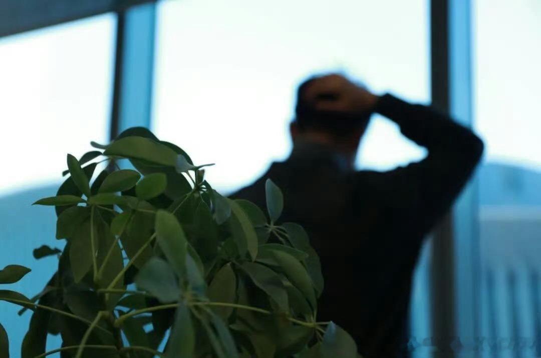 【从疲劳到癌症只有4步】出现6个症状的人请立刻休息很多人不知道，长期疲劳会悄