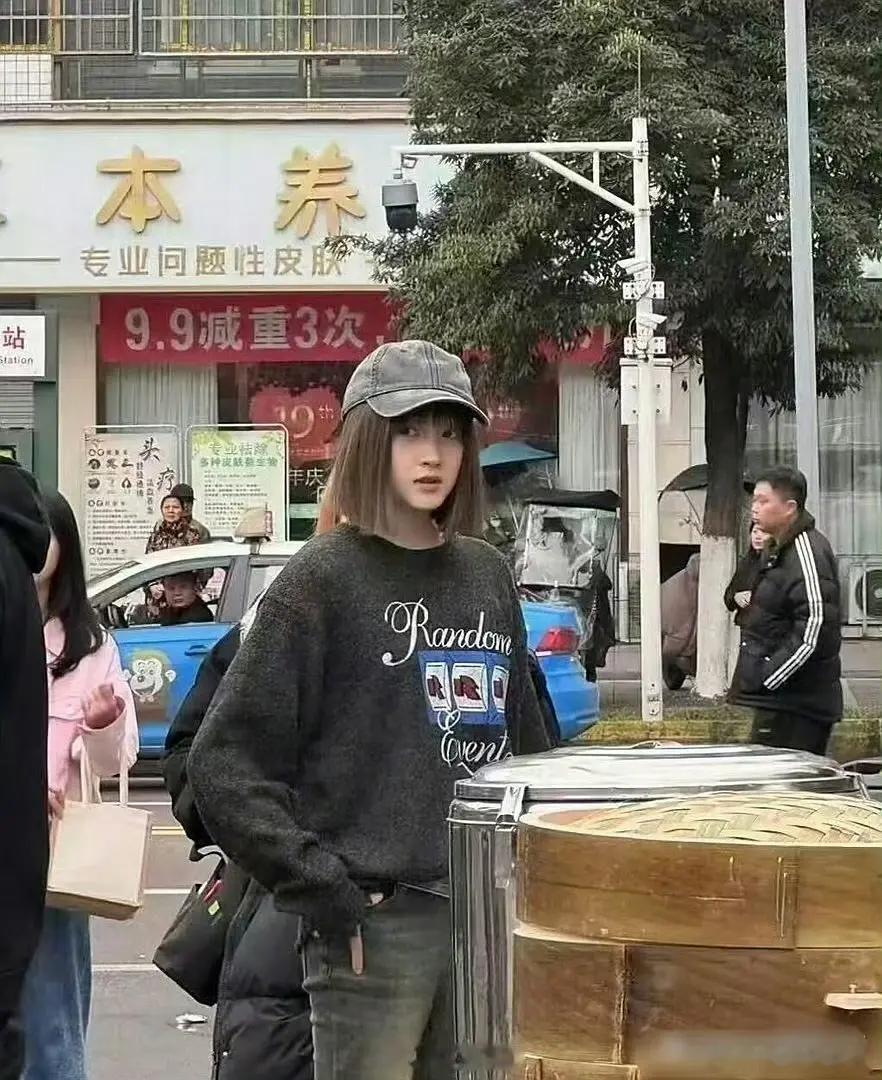 关晓彤这生图，状态已经很能打了