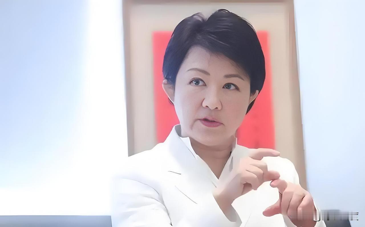 郑丽文今受访未承诺不选2028，卢秀燕感危机借祝贺高市早苗拉抬位阶，继续巩固蓝白