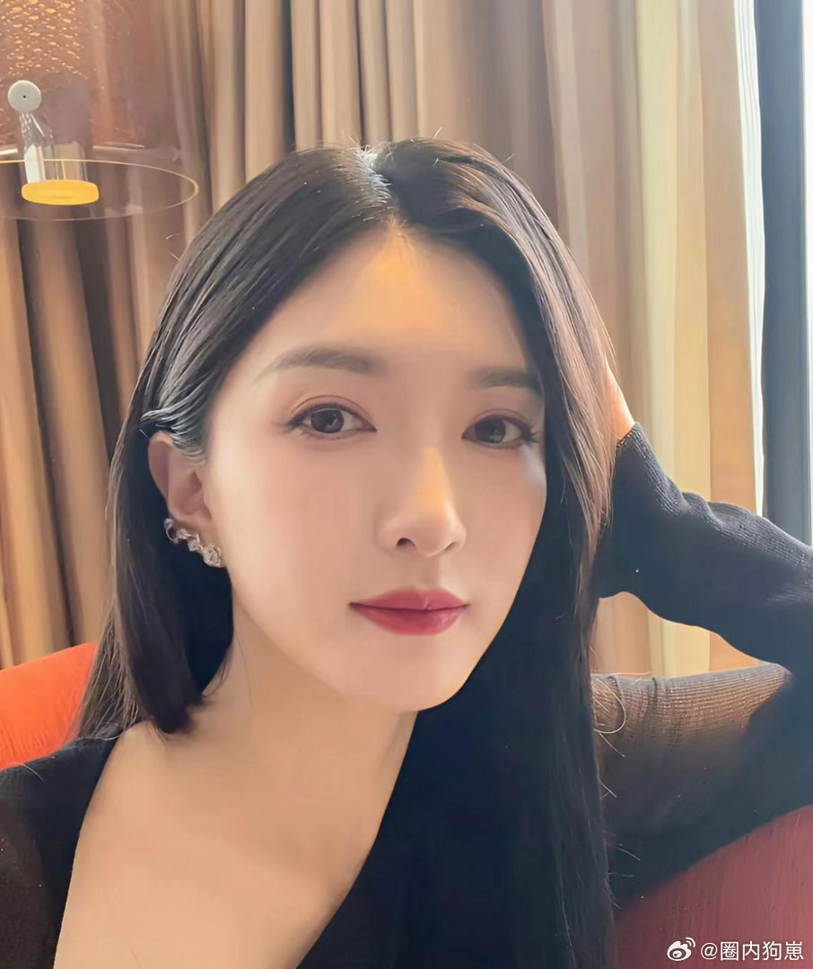 江疏影这组自拍大片也太绝了！优雅气质拉满，每一帧都美得不可方物，高级感十足～