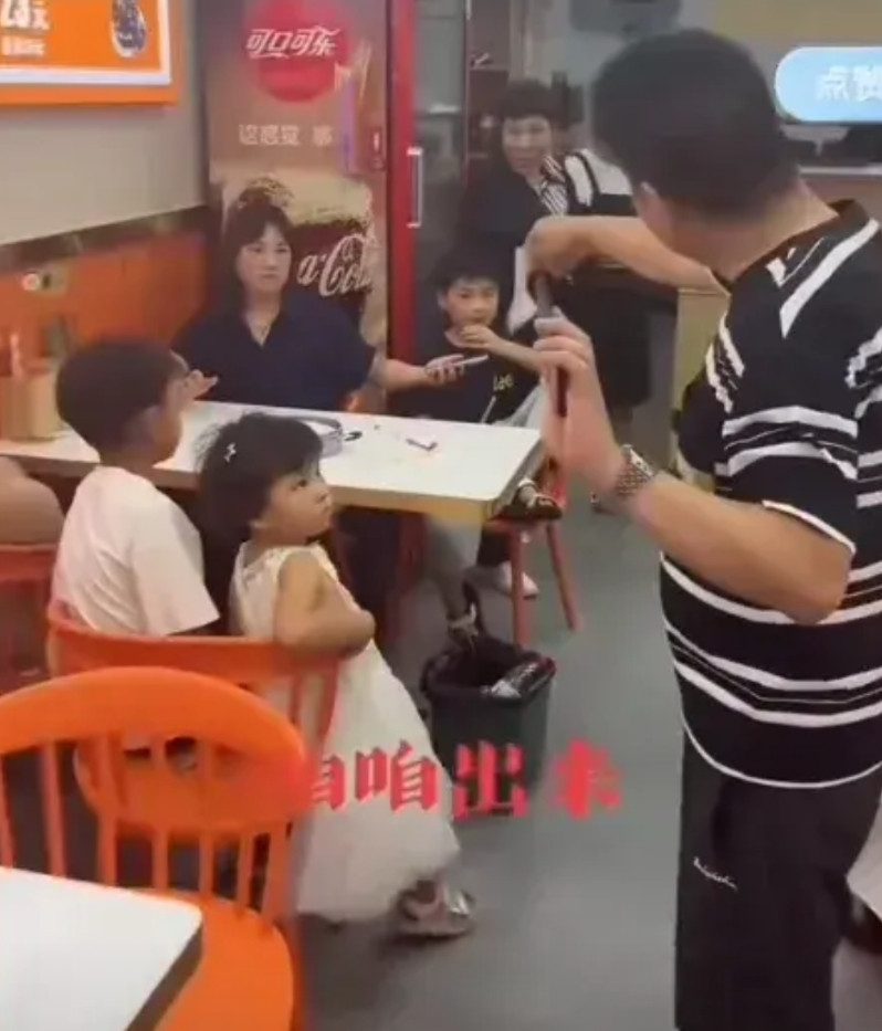 郑州这个面馆老板，已经三次上社会新闻了。根据网友爆料，此人可以说是“恶人先告状