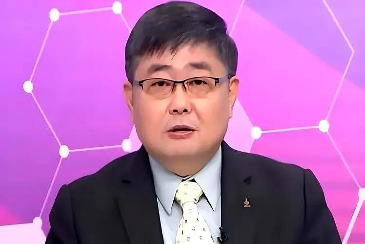 6月19日，台湾时政评论员退役舰长吕礼诗说：所谓的G7顾名思义就是世界上GDP
