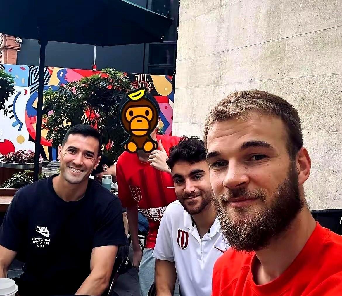 成都蓉城这支球队，算是彻底散了，队长周定洋一句话把天捅破了：“徐指导走了，这个队