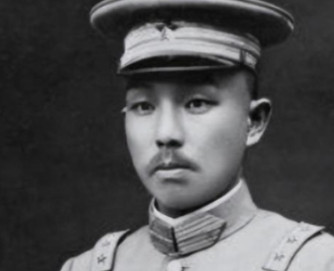 一天夜里，军阀杨森留在了九姨太房中，蔡文娜被他折腾了一夜，当她醒过来时，被窝里早