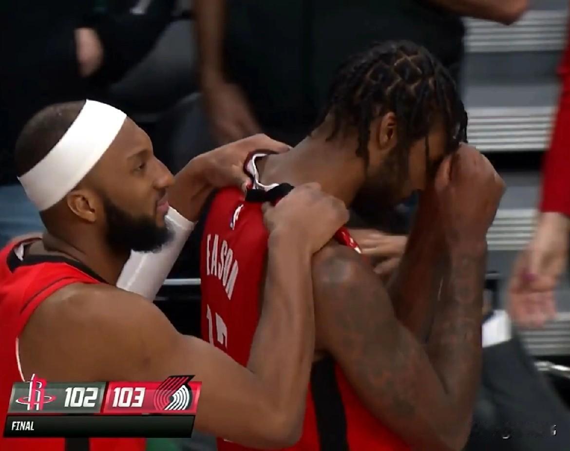 可惜！伊森谈补篮绝杀超时：“太可惜了，就差一点点。”“这确实让人沮丧。”