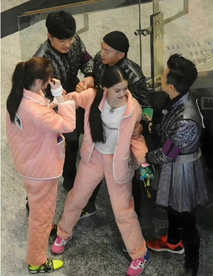 早期的跑男，Angelababy连穿睡衣都这么美