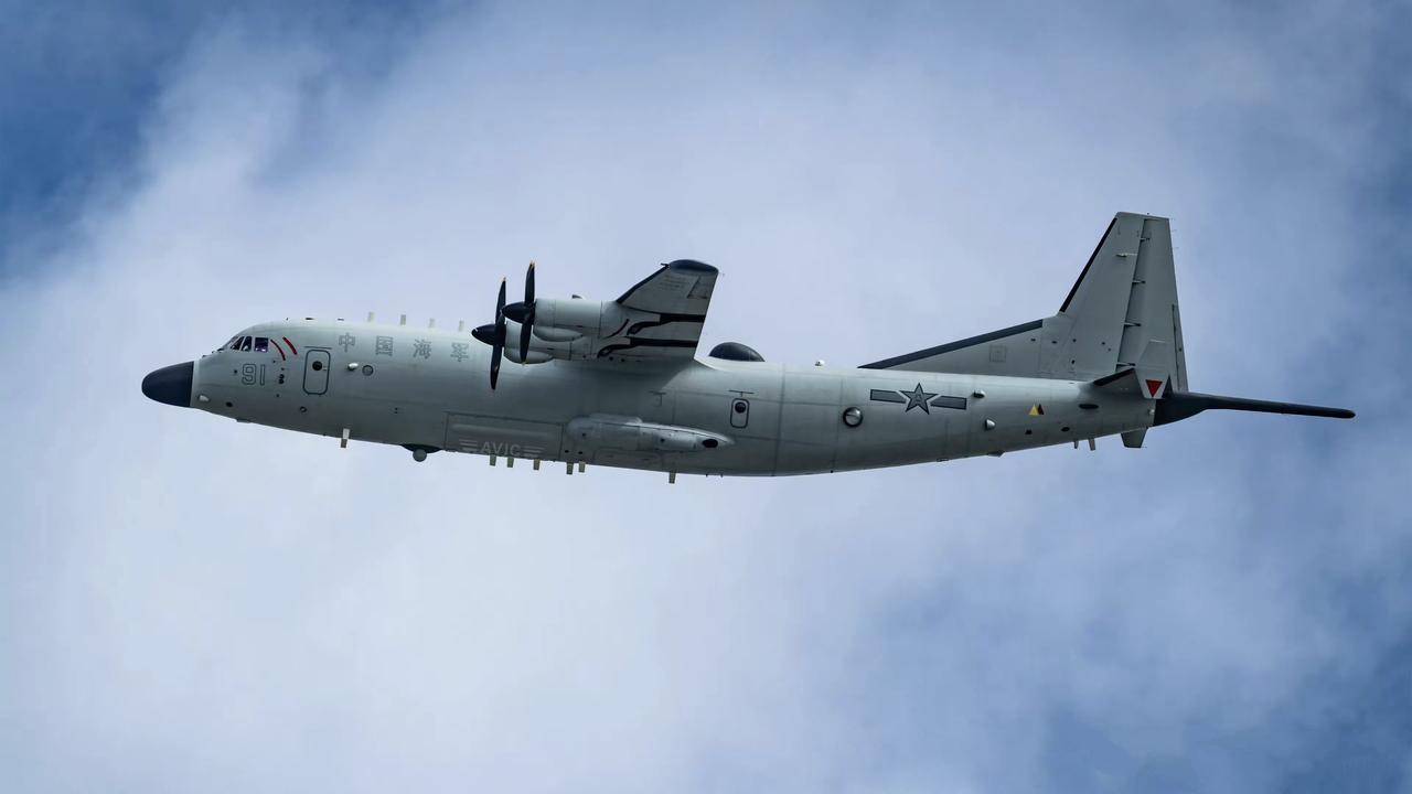 直-20F还未大规模列装的当前，运-8Q和运-9Q无疑是我海军的反潜主力。运