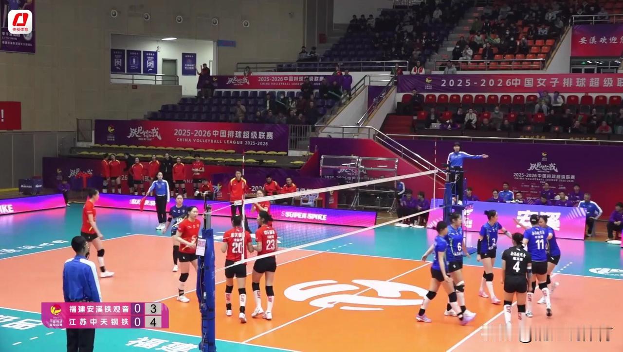 江苏女排全新阵容出战福建：施海荣之女施佳仪首次出任主力二传，在福建主场掀起“青春