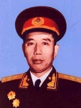 1949年，酒泉和平解放时，国民党故意留下40名美女特务，打算搞破坏。没想到王震