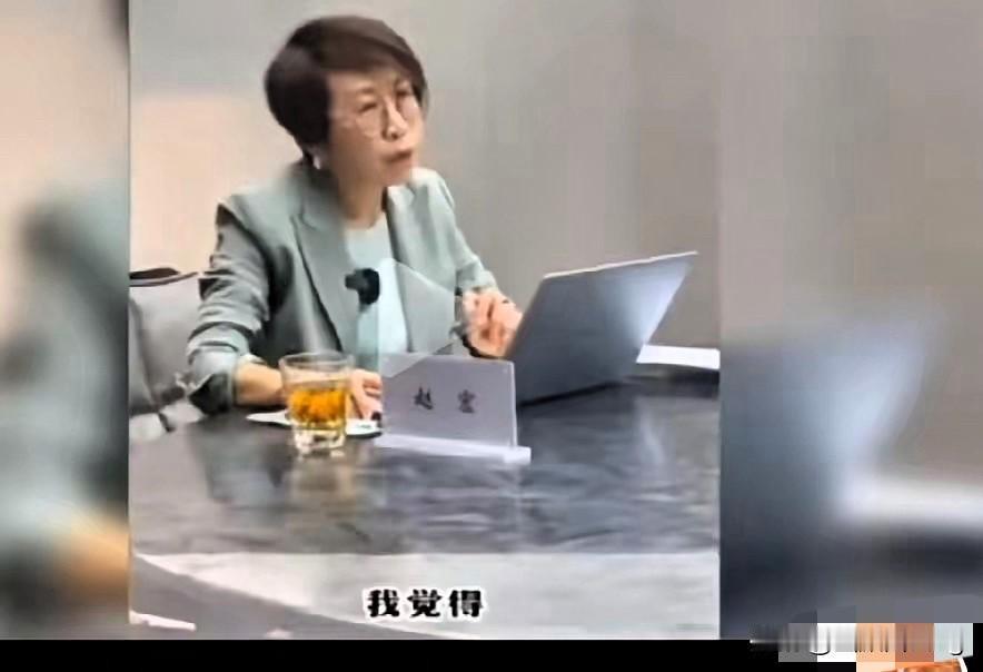 美西方这波操作真的把“双标”玩明白了！一边对中国理工科留学生严防死守，敏感专业拒