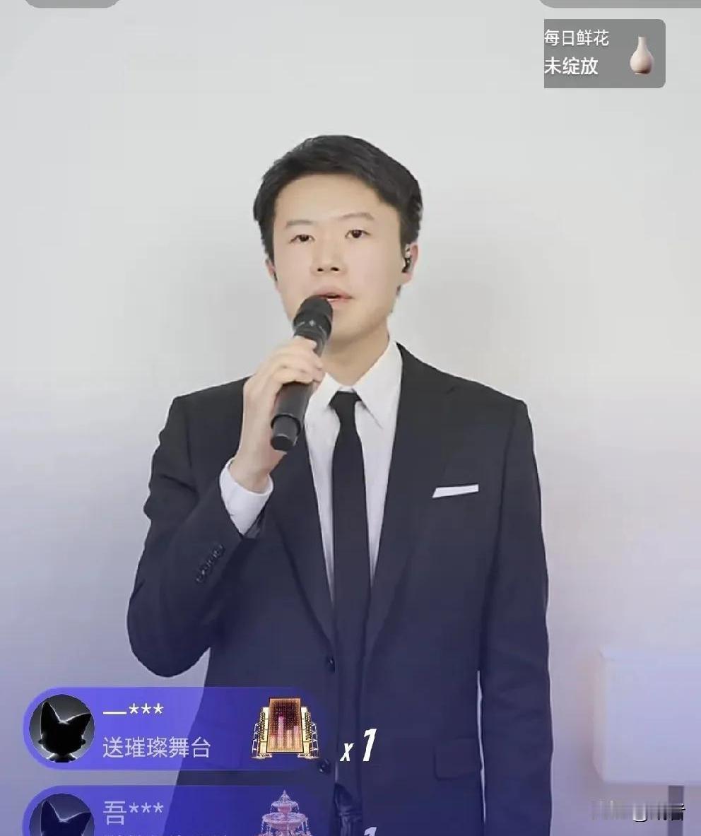 昨晚直播圈上演了一出教科书级别的复出大戏！停播许久的敬文突然空降直播间，与好