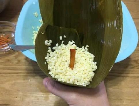 有没有广西的朋友啊？我有个同事是广西的，他给了我一个粽子，我吃完以后，我发现粽子