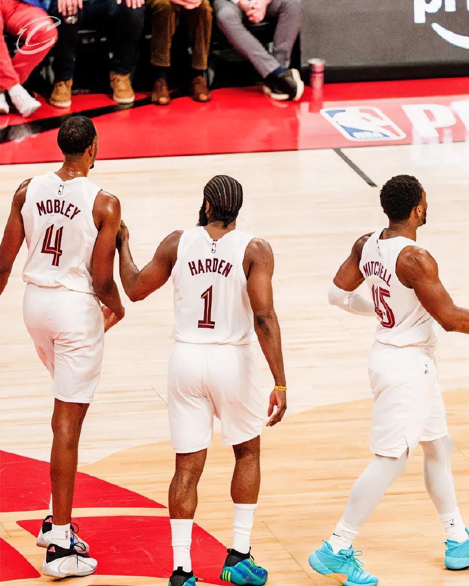 季后赛104-126惨败猛龙！！！骑士今天输球的3大罪人！！！哈登：出战3