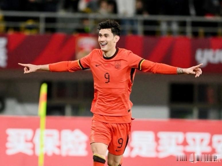 中超绯闻转会---拜合拉木…你没看错，和深圳还有两年合同的年轻国脚前锋拜合拉木要