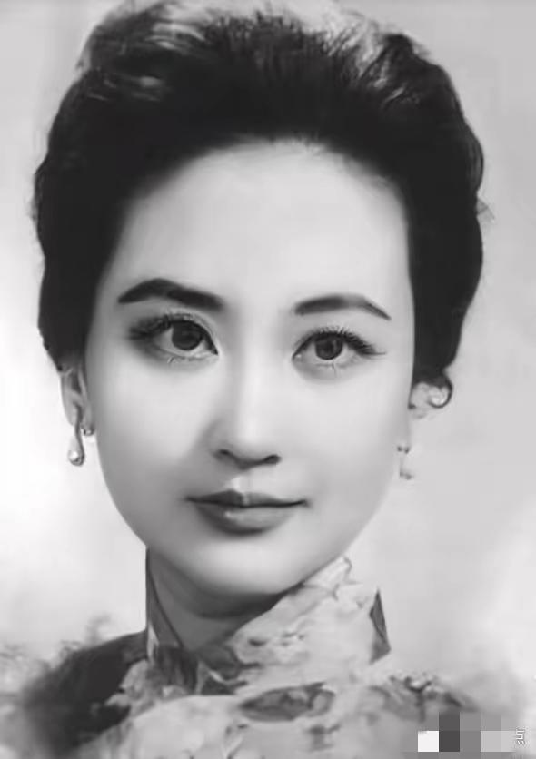 1960年，30岁的黄正走出监狱。入狱时，她是抗日名将孙立人的“干女儿”，两