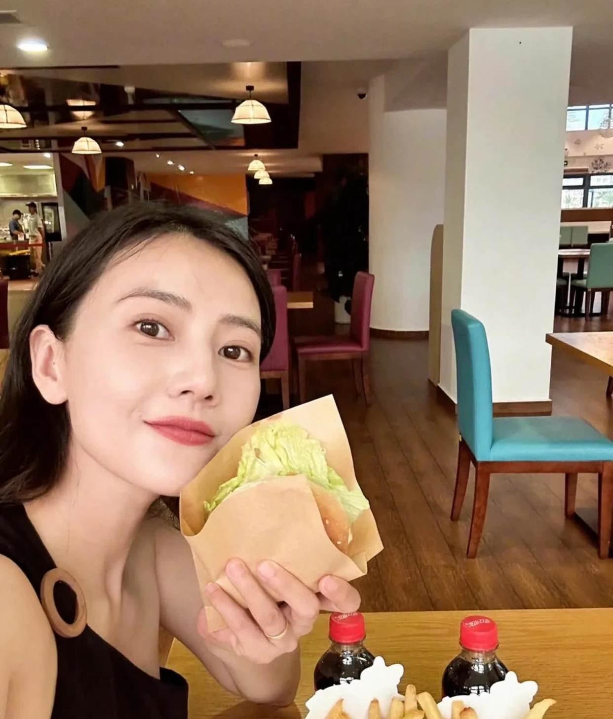 高圆圆生活照曝光！我酸了，这也太绝了吧