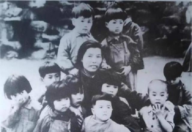 1986年10月7日，刘伯承在北京病逝。他临终前对妻子和孩子说：“杀害小