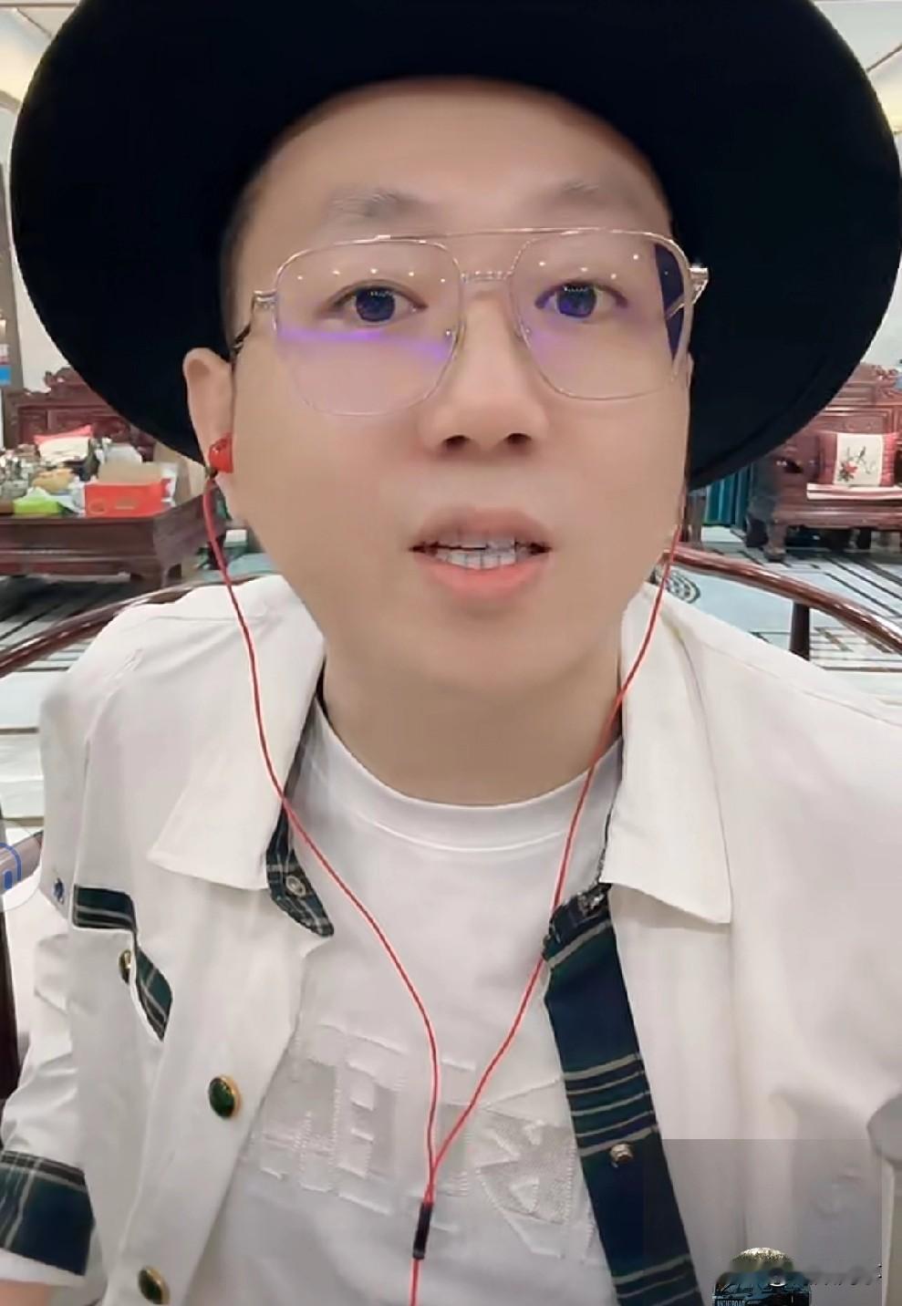 王小源夸赞“腿腿”节奏霸屏ks官方太牛x！王小源评价小炮