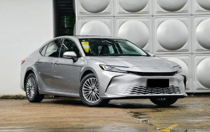 2.0L双擎混动成主力，油耗低至4.6L，2026款凯美瑞驾驶体验如何在动力总