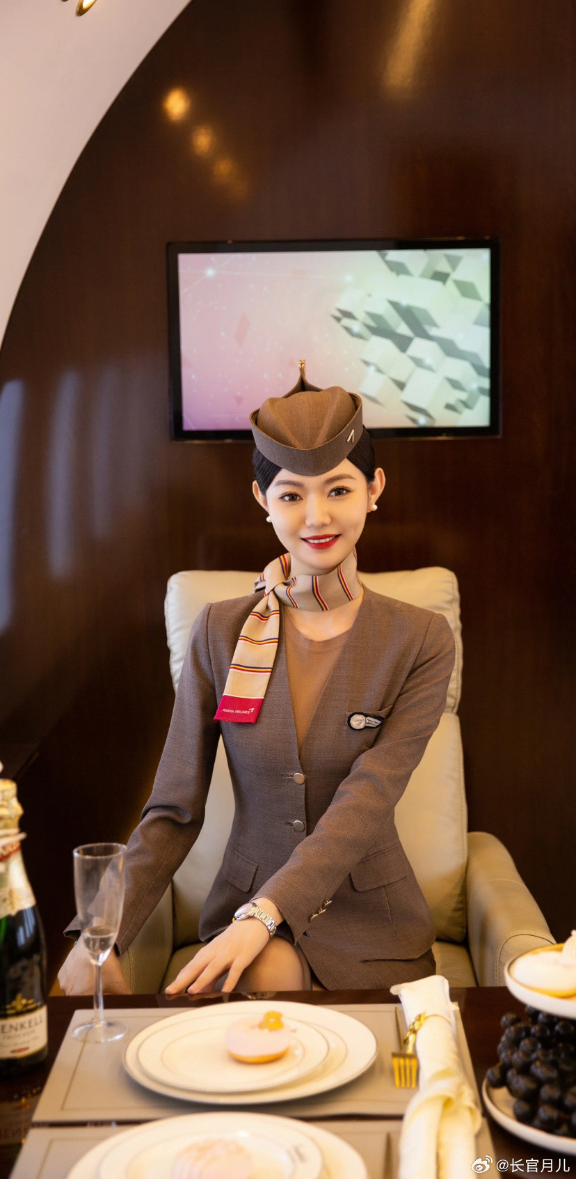 韩亚空姐的微笑就是美。