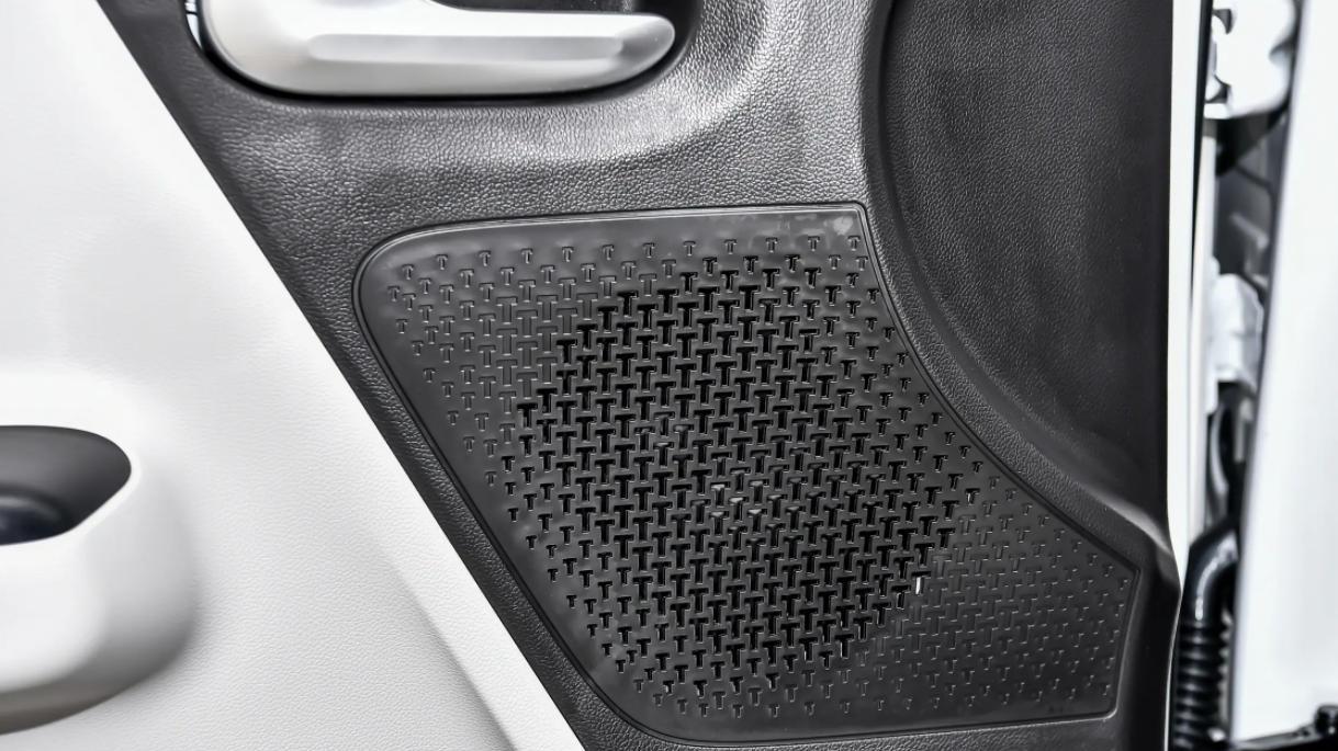 2026款长安糯玉米全面对比老款：起价降低，副驾安全气囊缩水