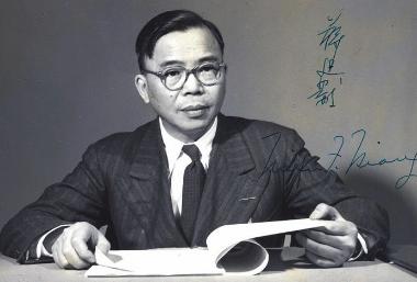 1944年，外交家蒋廷黻爱上了人妻，瞒着老婆孩子与对方过起了同居生活，还单方面办