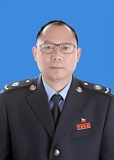 假期官宣: 杨春龙、杨立学, 同日被查