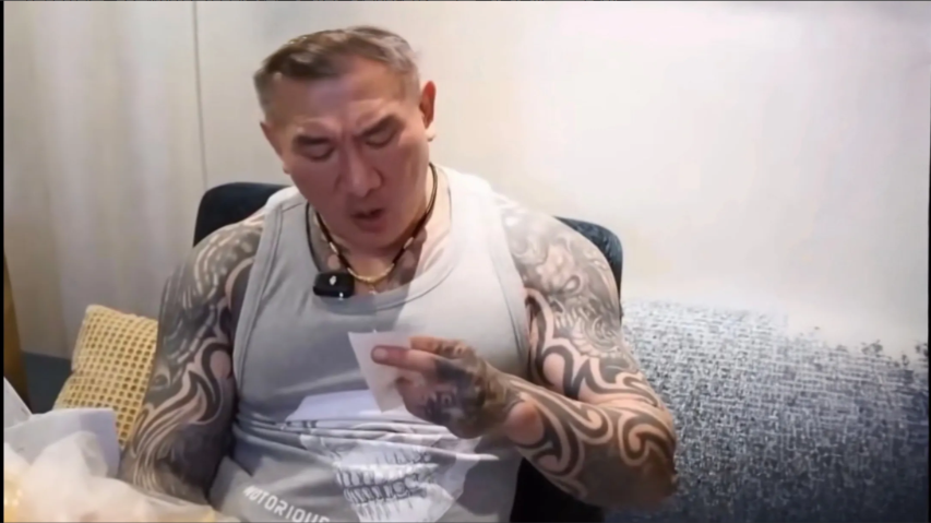 我认识的“馆长”。昨天没事看手机，无意看到台湾邱毅的评论，说台湾的“馆长”到上海