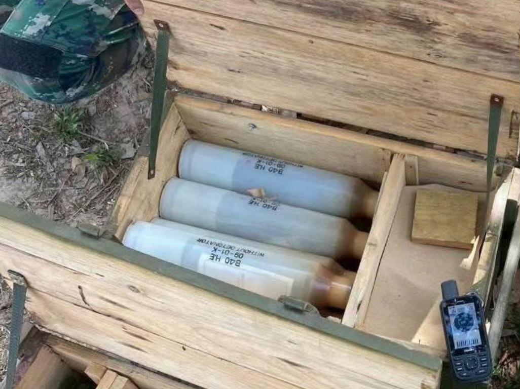 柬埔寨丢失阵地后，被泰军缴获的装备：-PF-89火箭筒-RPG-2火箭筒-