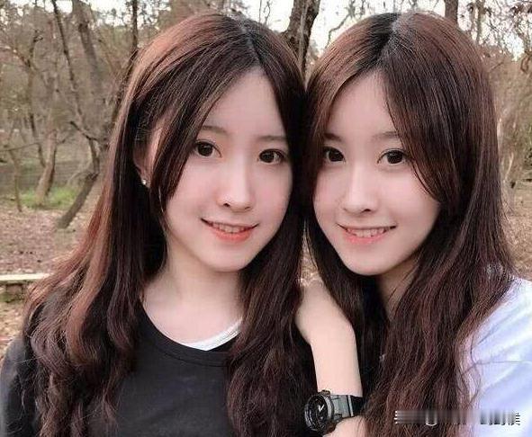 出去旅游，领导的小女朋友带了闺蜜，闺蜜很活泼，很可爱。领导和他的小女朋友想撮合