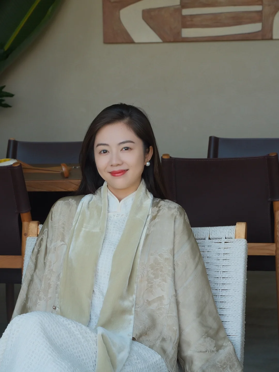 新中式旗袍与外套：外柔内韧，静水流深。