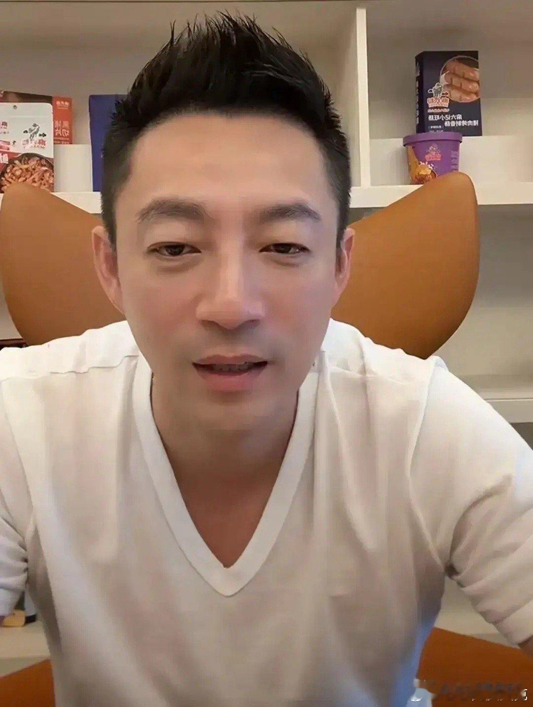 汪小菲现在强的可怕！情绪不稳定？那是八百年前的事儿啦！汪小菲直播，有网友说他：你