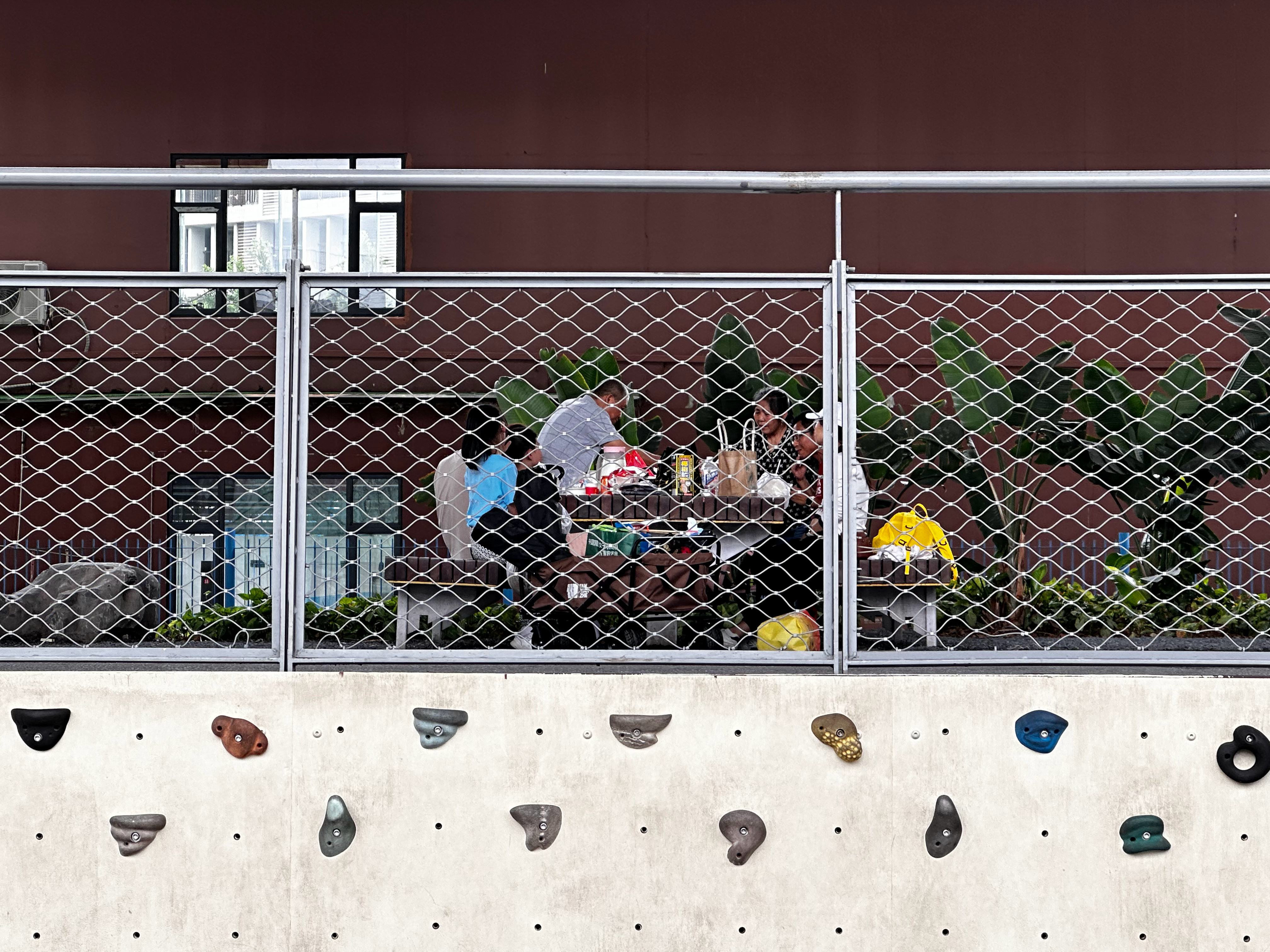 真香，桥底公园打火锅