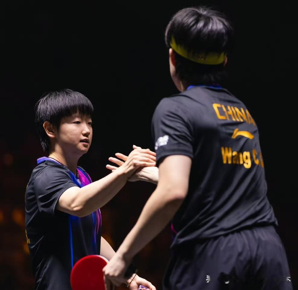 香港总决赛的混双外卡会给到谁呢？按照惯例，主办方的外卡大概率是给中国香港队，吴