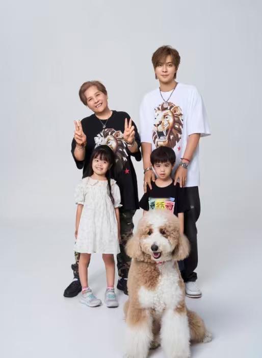 罗志祥和经纪人有私生子？经纪人晒DNA检测报告证明俩人清白！46岁的罗志祥牵着